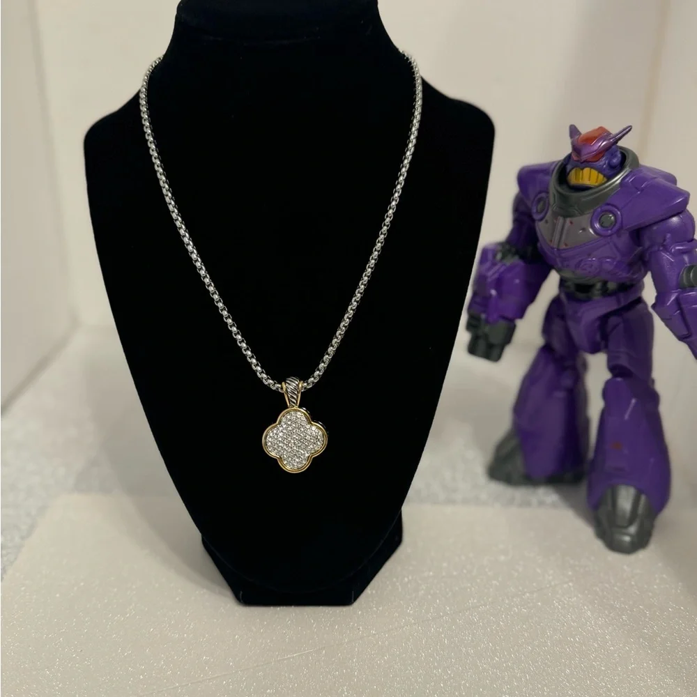COMPASS NECKLACE